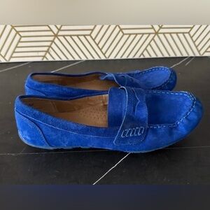 CYNTHIA ROWLEY Women's Squeeze Blue Leather Suede Loafers | Size 8